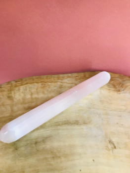 Size: 15cm

Top Benefits Of Selenite:

-Cleanses And Purifies Its Environment

-Clears Negative Energy

-Cleanses And Charges Other Crystals

-Self-Cleasing

-Its Calming Properties Makes It Ideal For Meditation And Spiritual Work

-Enhances Team Spirit In Groups And Organisation

-Perfect Crystal For Gridding The Home Or Property