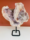 Pink Amethyst Druzy On Stand

Natural Cut Beautiful Piece Rare..

Size Height : 15cm

Wight: 16cm