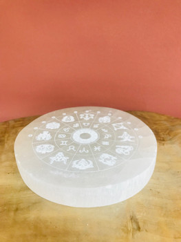 Size: 10cm

Top Benefits Of Selenite:

-Cleanses And Purifies Its Environment

-Clears Negative Energy

-Cleanses And Charges Other Crystals

-Self-Cleasing

-Its Calming Properties Makes It Ideal For Meditation And Spiritual Work

-Enhances Team Spirit In Groups And Organisation

-Perfect Crystal For Gridding The Home Or Property