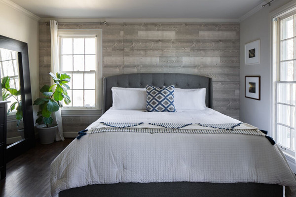 Coastal Ivory Shiplap panel installed horizontally