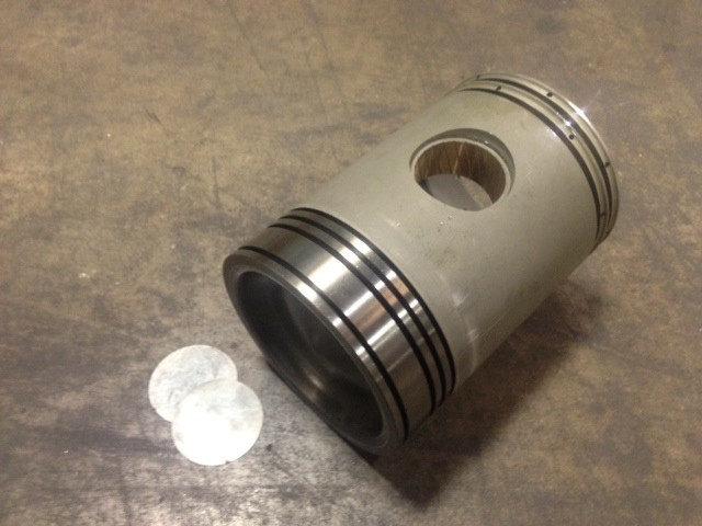 NAPOLINです Detroit Diesel Cylinder Kit, 5149734