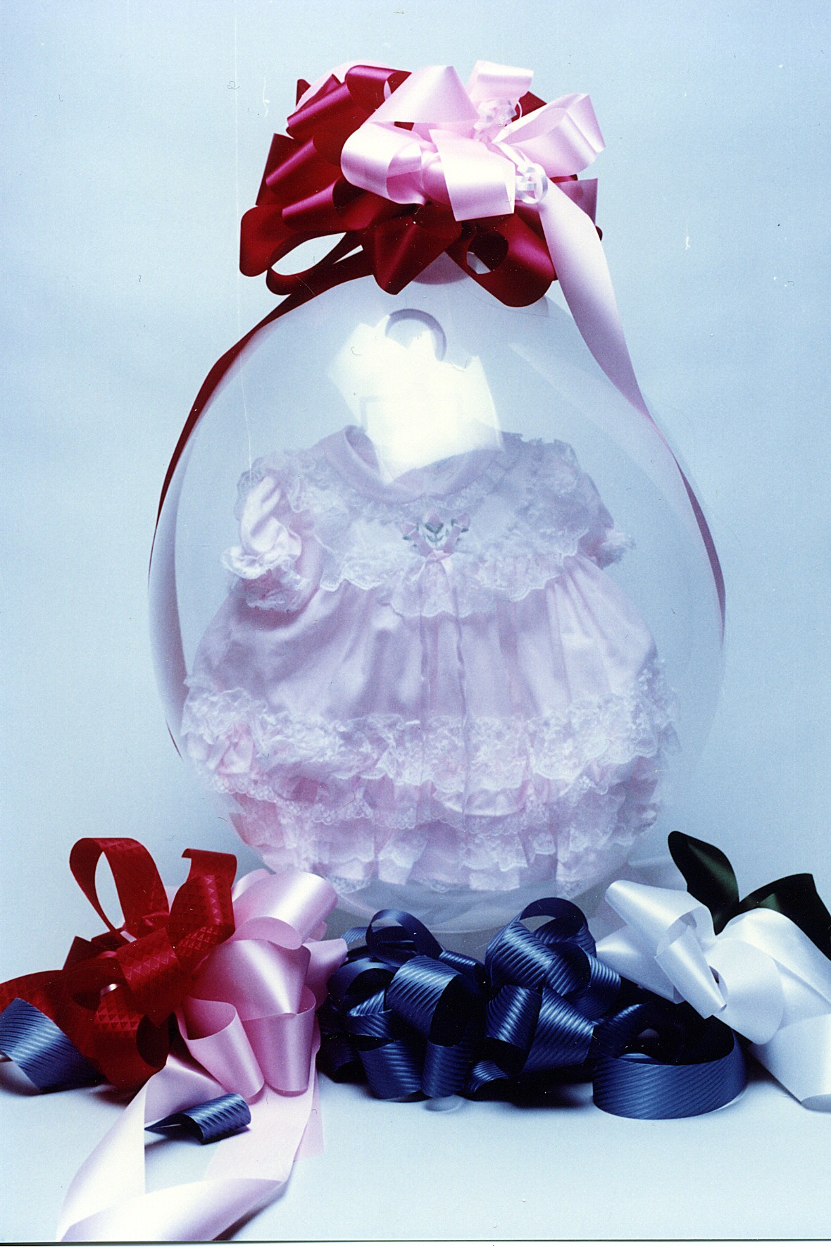 Keepsake Stuffer Balloon Stuffing machine a classy way to wrap your gift .....