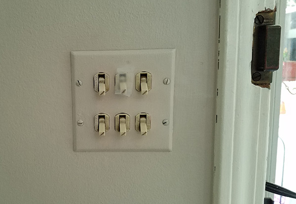 How to Remake Ugly Switch Plates and Outlet Covers with Paper