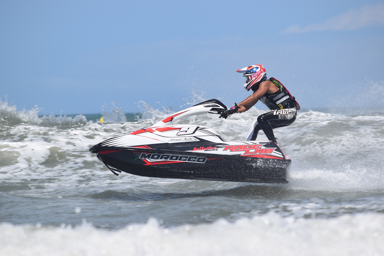 Staying Safe When Riding a Jet Ski Three Priceless Pieces of