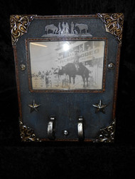 JEAN BUCKLE HOLDING FRAME
