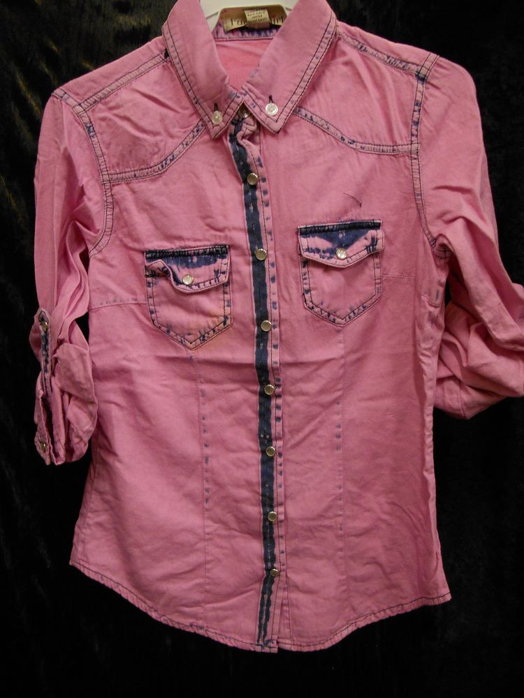 collared snap shirt breast pocket