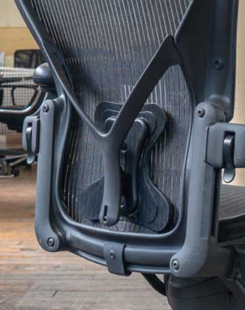 Herman miller aeron best sale with posturefit size b