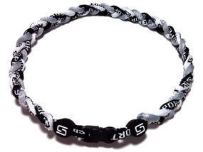 Triple Titanium Necklace (Gray/Black/White)