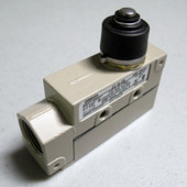 Omron ZE-N-2G Photoelectric Sensor Switch ZEN2G NEW