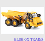Norscot 55130 HO Scale 1:87 Caterpillar(R) Cat 730 Articulated Dump Truck - Assembled
