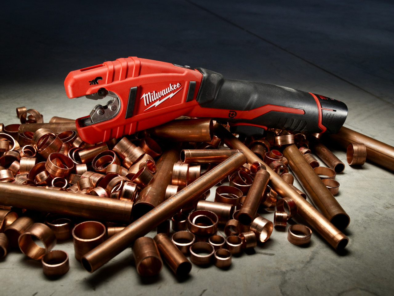 Milwaukee 2471-21 M12 Cordless Lithium-Ion Copper Tubing Cutter  Federated Tool Supply