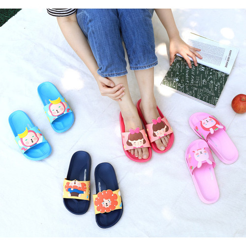 Hellogeeks petite PVC slide sandal Hellogeeks petite PVC slide sandal