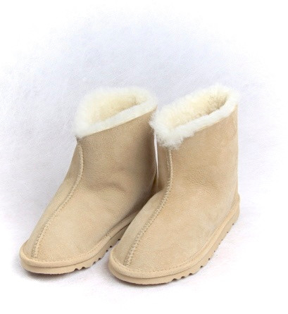 The Classic Short Ugg Boot, made from Australian Sheepskin | Skinnys