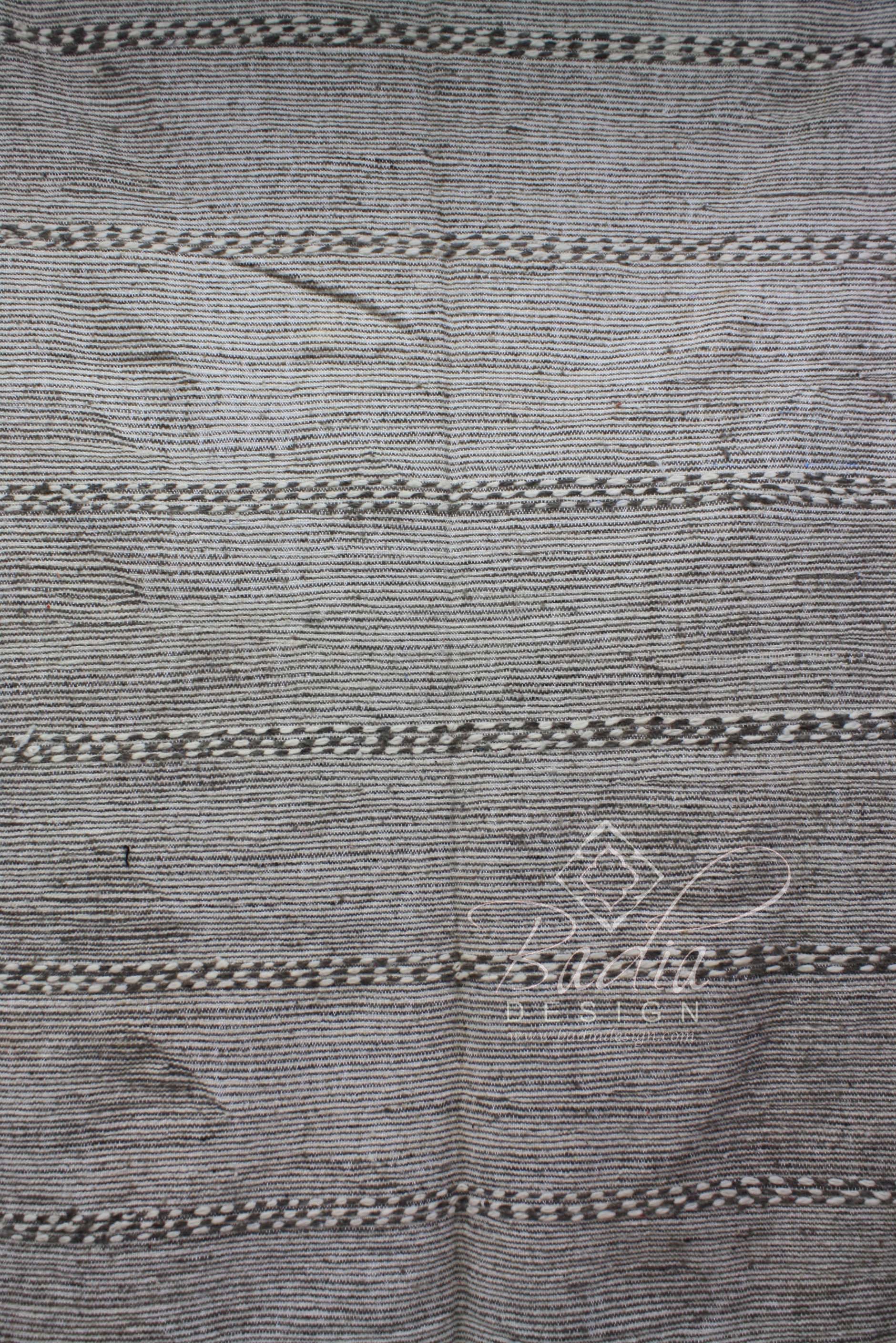 moroccan-hand-woven-berber-rug-r877-2.jpg