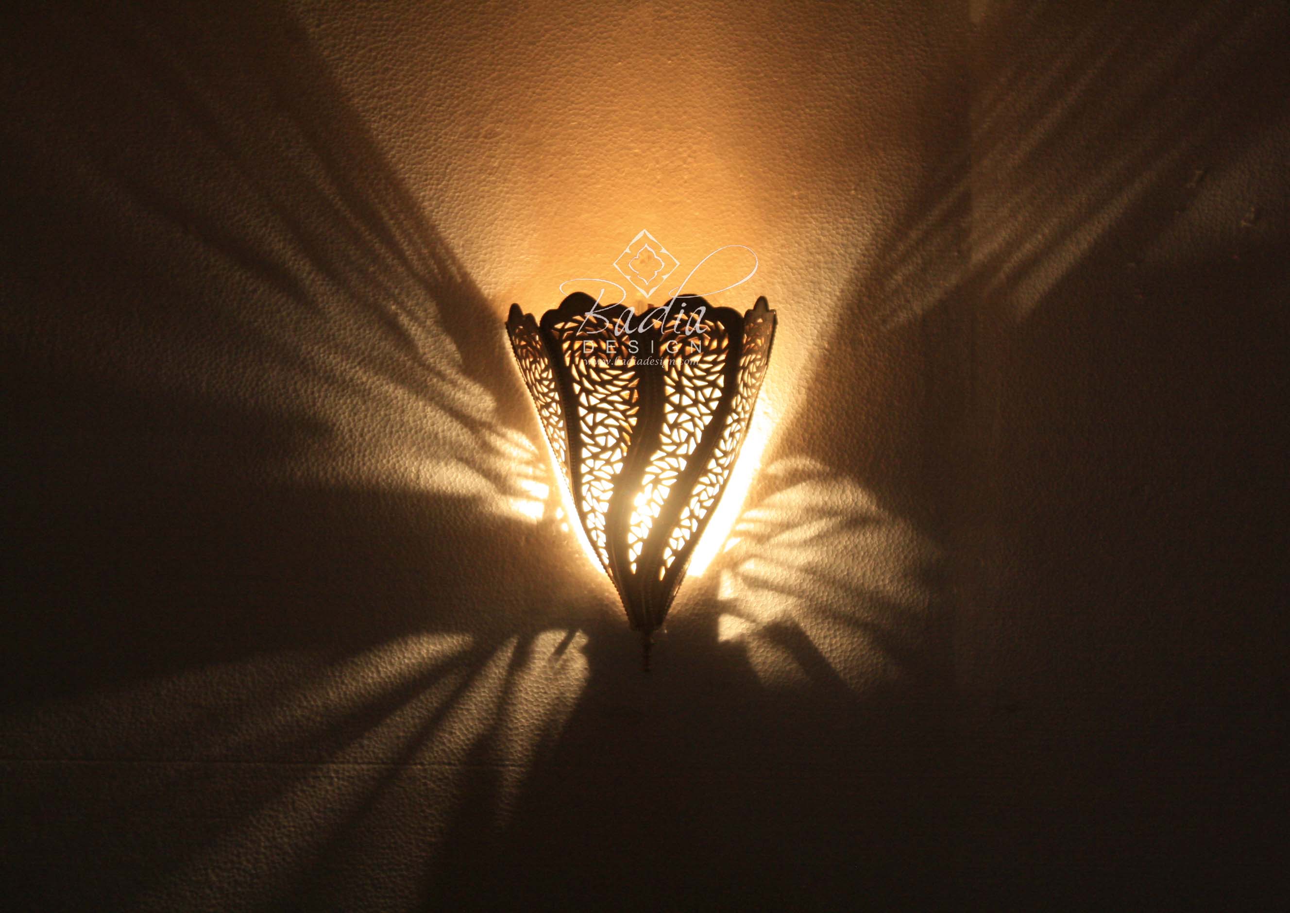 moroccan-intricately-designed-brass-wall-sconce-wl218-3.jpg