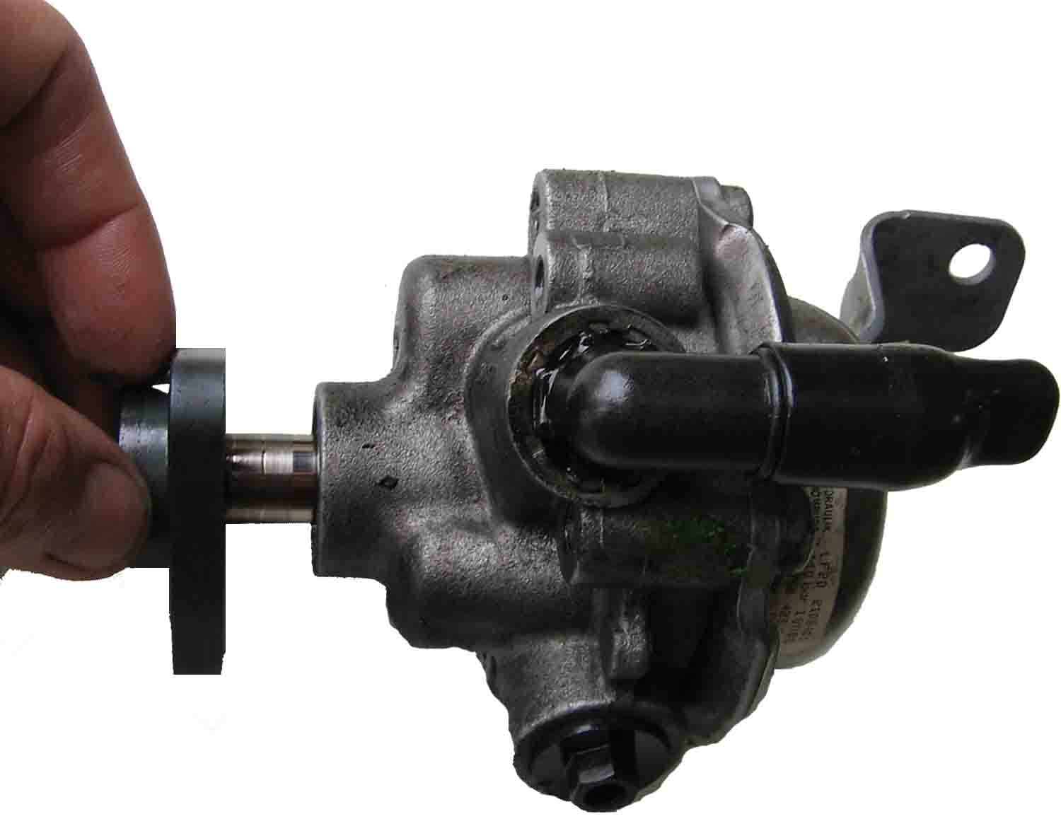 bmw-e46-power-steering-pump-shaft-end-float.jpg