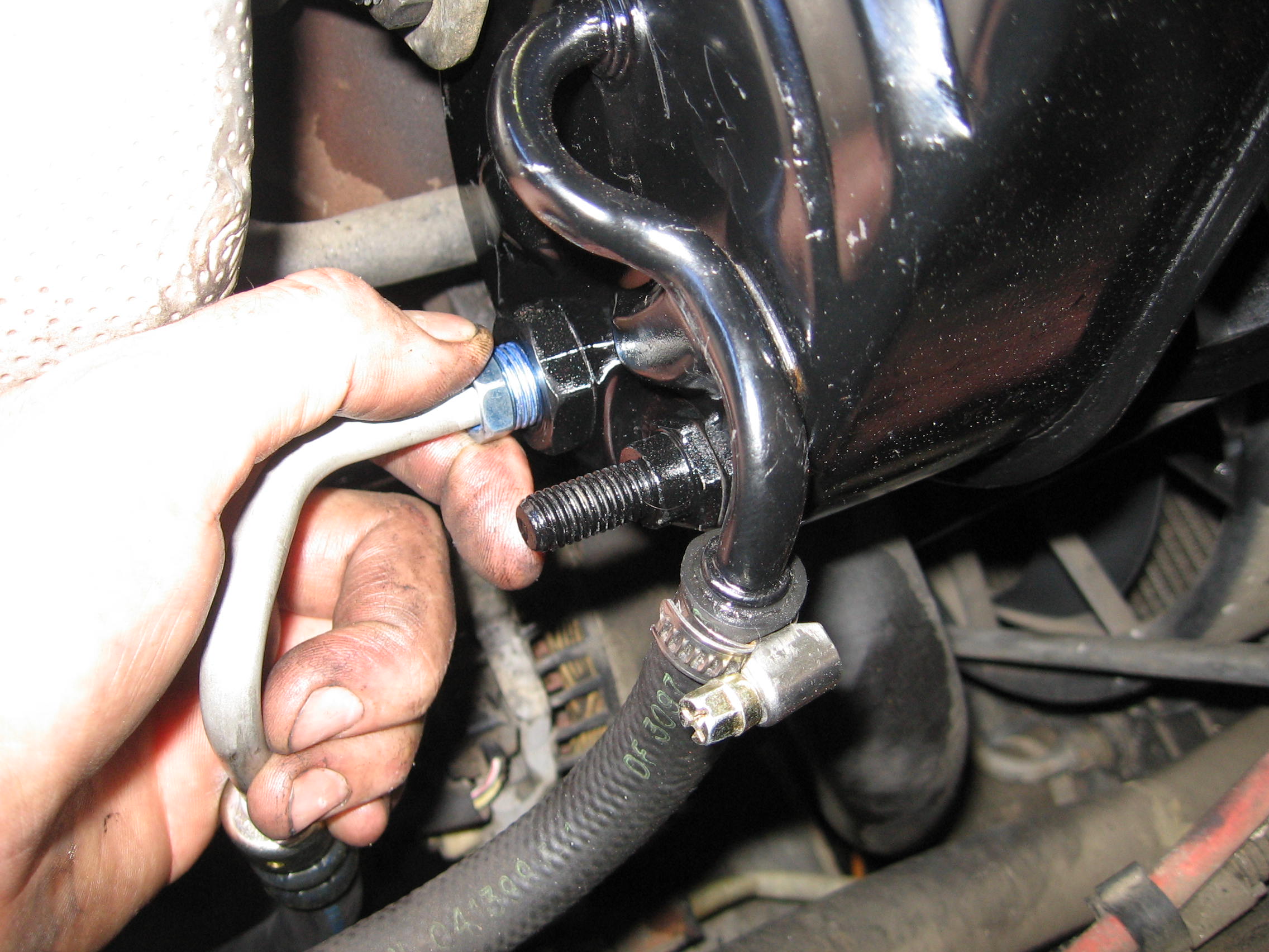 Ford power steering hose leak