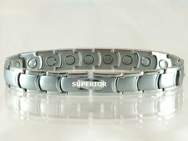 Magnetic Bracelet Rhodium Curve S 15/32" wide x 13/32" long link with 19 rare earth magnets in 9 1/8" length. It has a magnetic therapy pull strength of 650 grams.