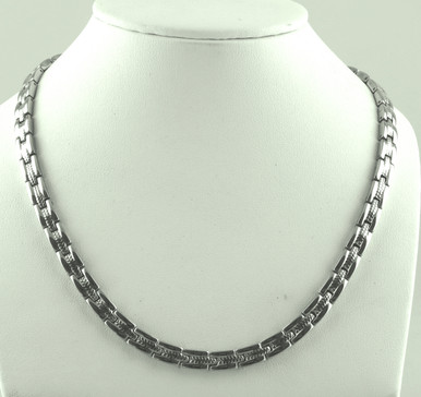 Magnetic necklace Wimbledon SG stainless steel has a 1/4" wide x 11/32" long link with 60 rare earth magnets in 22" length. It has a magnetic therapy pull strength of 1425 grams.