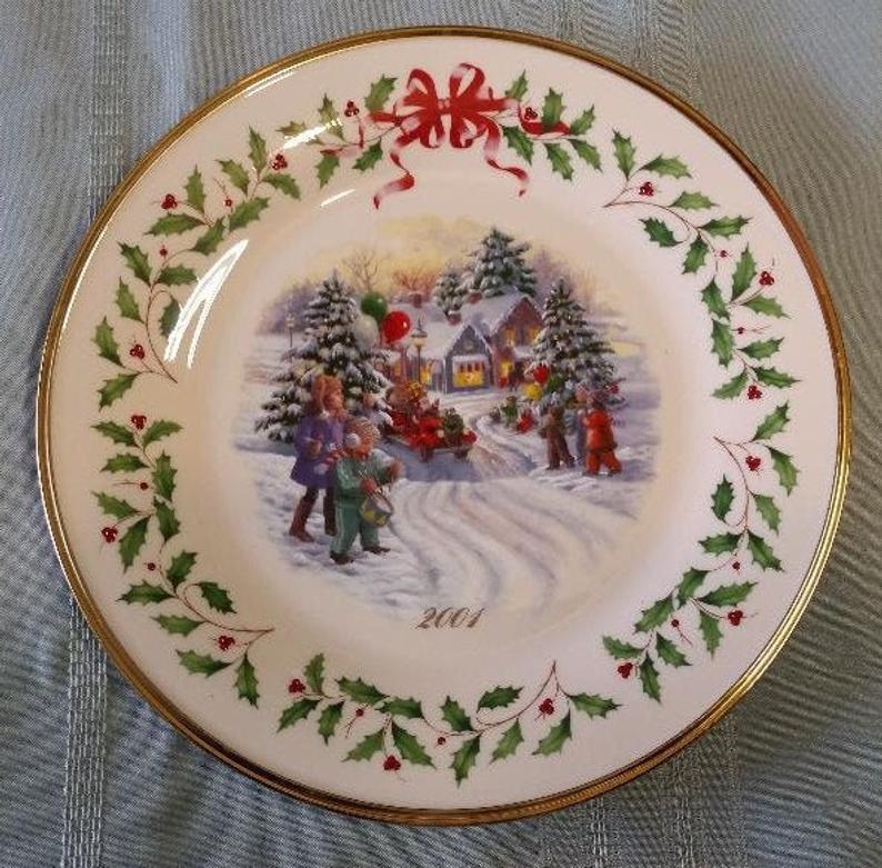 lenox-annual-holiday-collector-plate-santa-s-parage-10.5-in-11th-in-series-2001-8182870.jpg
