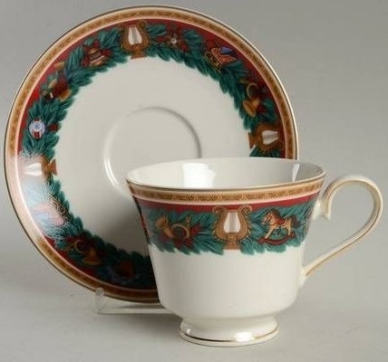 nikko-yuletide-footed-cup-saucer-set-2-7-8-.jpg