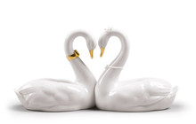 Lladro Endless Love Swans Figurine Golden Luster 6x11 in 01009304