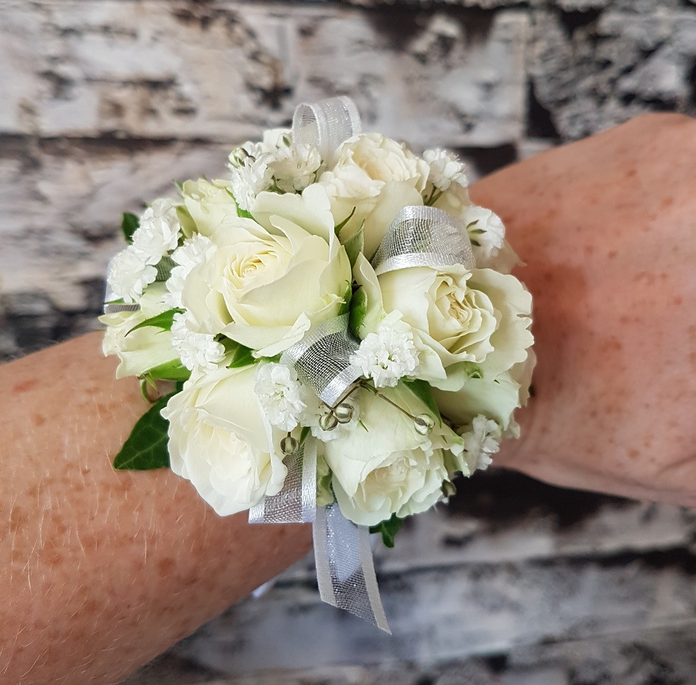 pretty wrist corsages