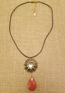 Rose Quartz & Casting Pendant Leather Necklace