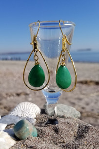 Green Agate & Teardrop Hoop Earrings (Gold)