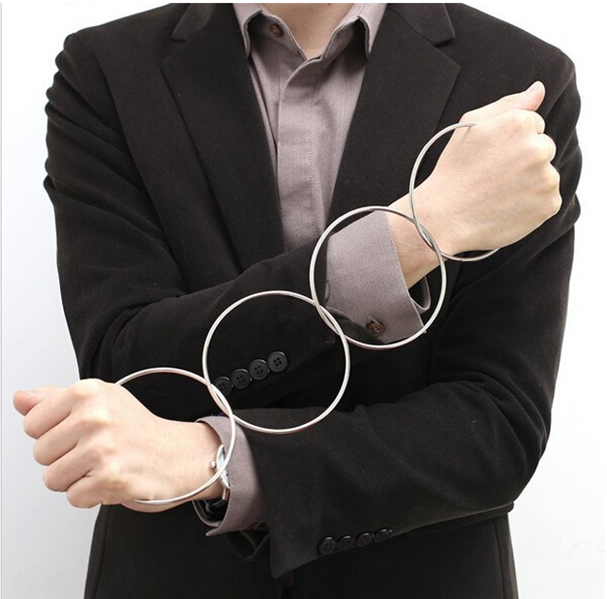 small-linking-ring-set-hands-2.png