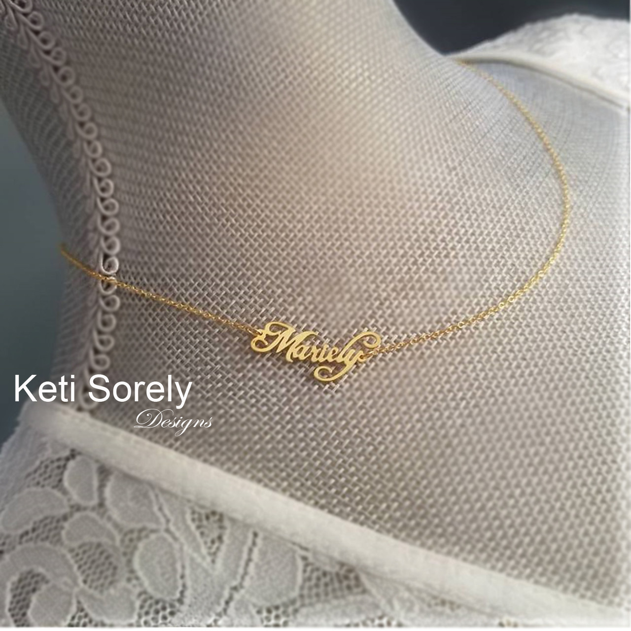 Fancy on sale name necklace