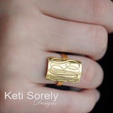 Hand Engraved Geometrica Shapel Ring - Yellow Gold