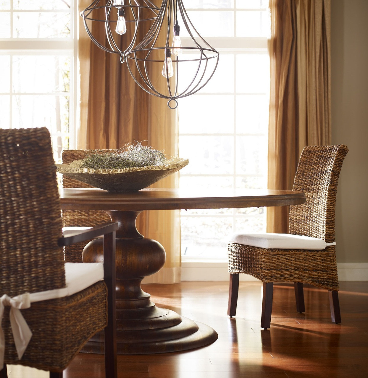 48" Round Pedestal Dining Table | Round Kitchen Tables ...