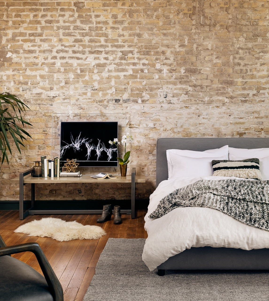 Gardiner Low Profile Upholstered King Platform Bed | Zin Home