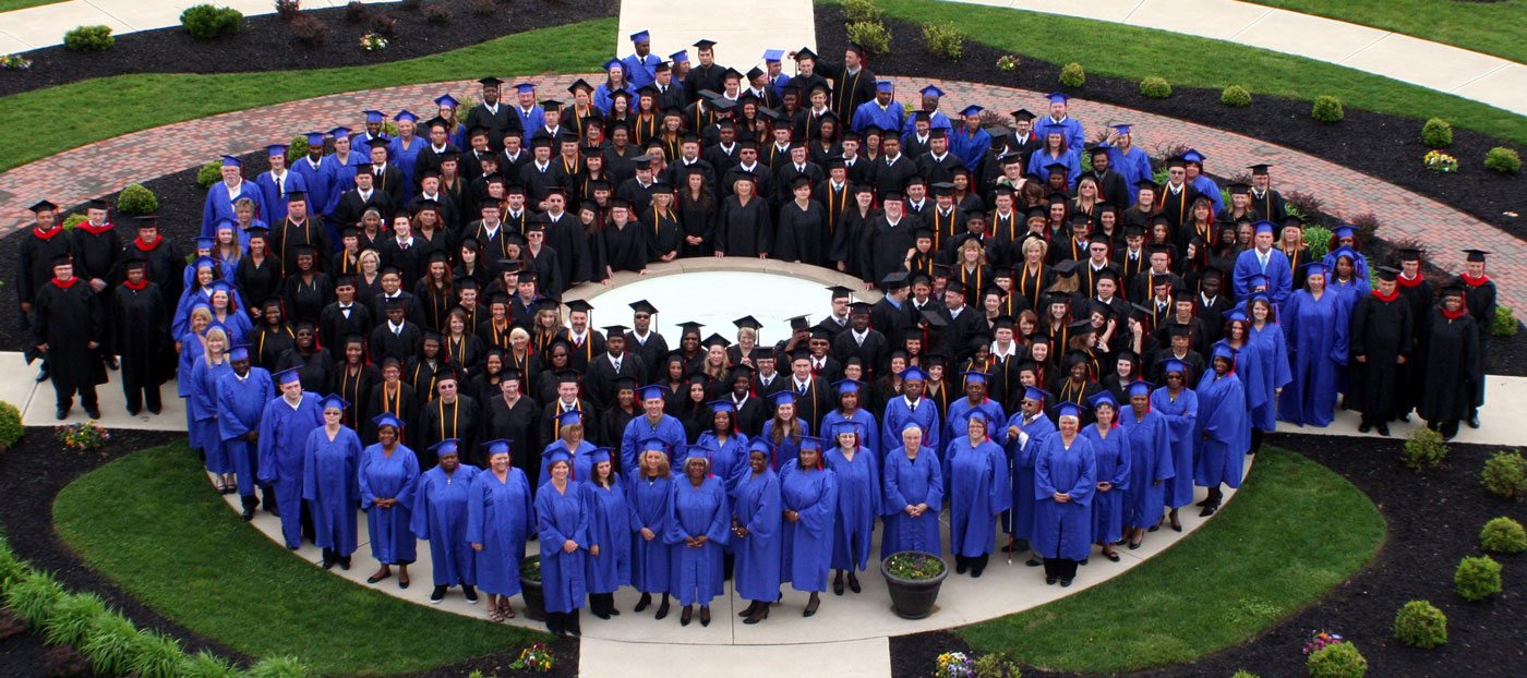 ocu-grads.jpg ocu-grads.jpg