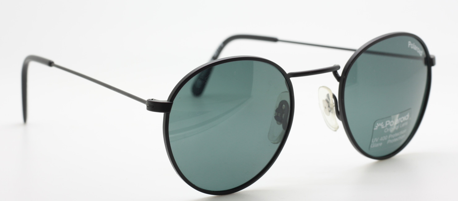 Lightweight Vintage Polaroid Designer Sunglasses In A Matt Black Finish ...