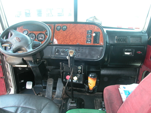 2003 Peterbilt 378 Tandem Axle Tractor