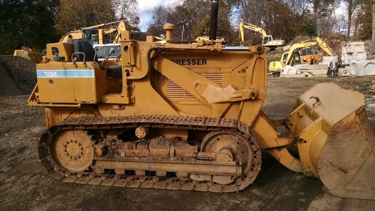 International 125e Crawler Track Loader For Sale