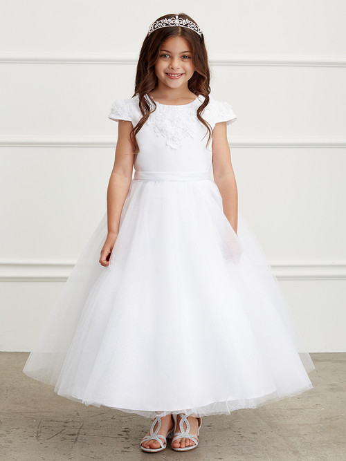 This gorgeous communion dress has a 3D flowered neckline with appliques on the skirt. Capped sleeves. Zipper closure. 
Three Dress Limit per order!