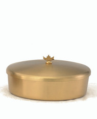 24kt gold plate Communion Bowl with lid is 7 5/8" diameter and 3 1/2". Bowl has Satin inside. Holds 350 host based on 1 3/8" host. 
