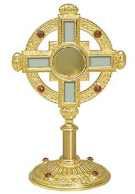 The Gold-plated Reliquary 122 with eight settings.