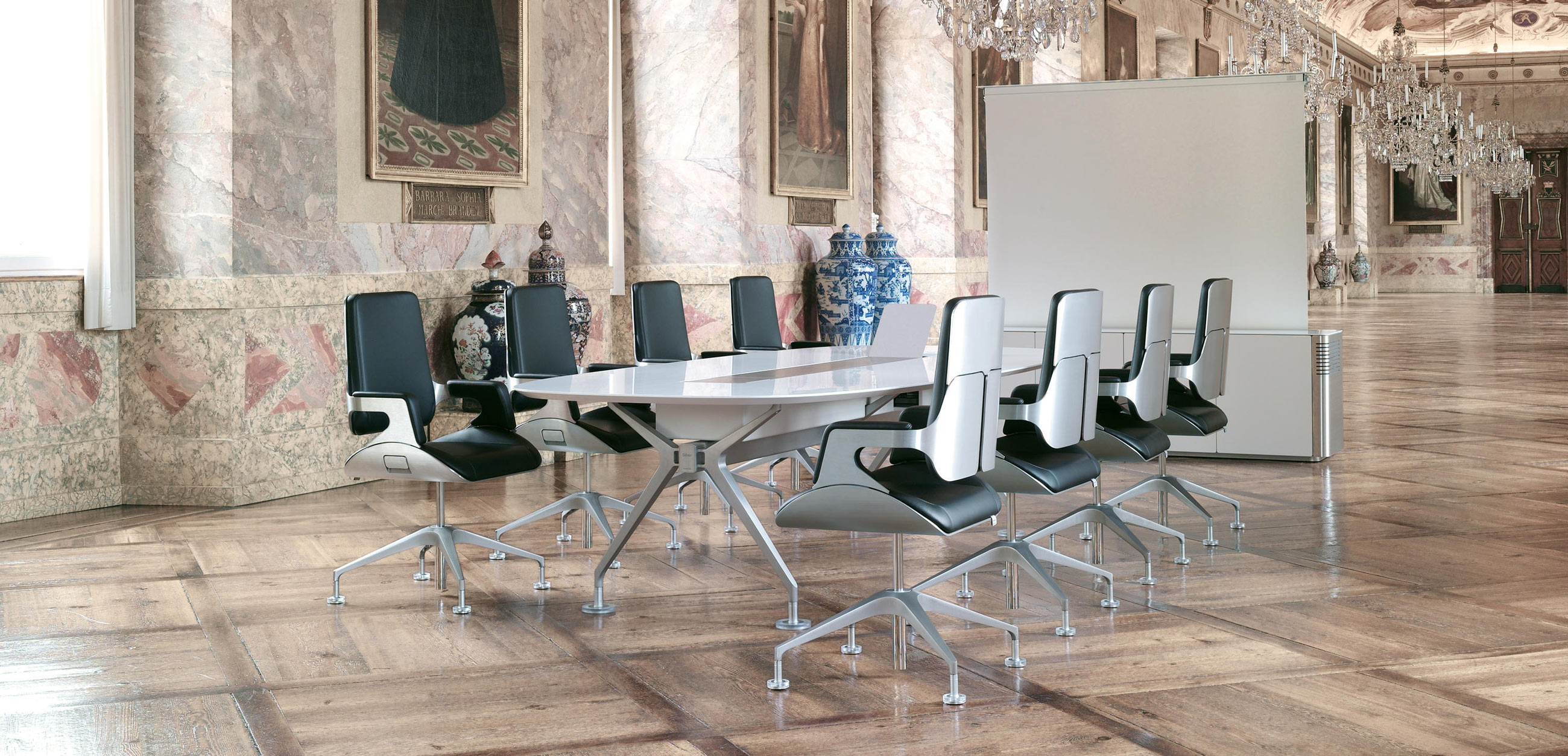 Interstuhl Silver 151S Medium Conference Chairs in Situ