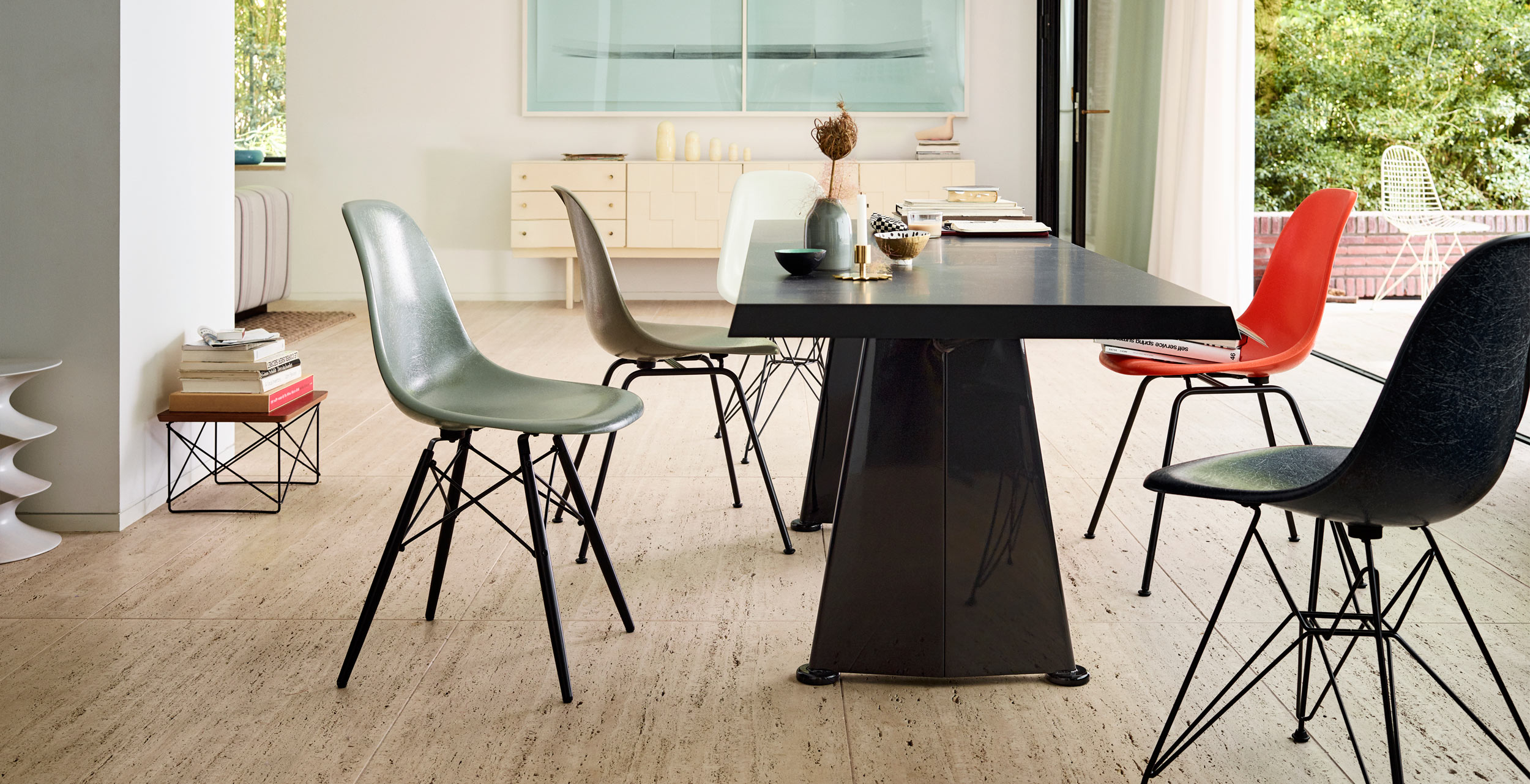 Vitra Eames Fiberglass DSR Chairs with Trapeze Table